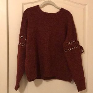 Maroon Sweater with thread sleeve detail